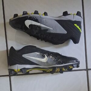 Nike Black and Gray Men's Athletic Cleats